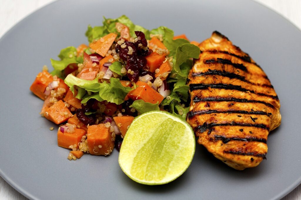 grilled chicken, quinoa, salad-1334632.jpg